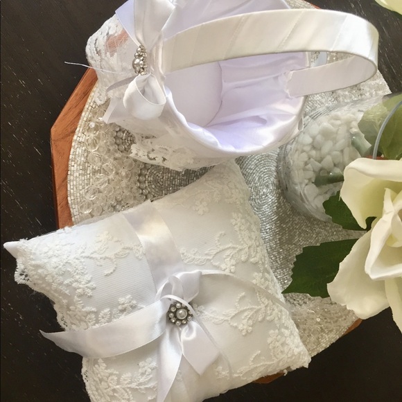 Matching Flower girl dress, basket and pillow - Picture 4 of 6